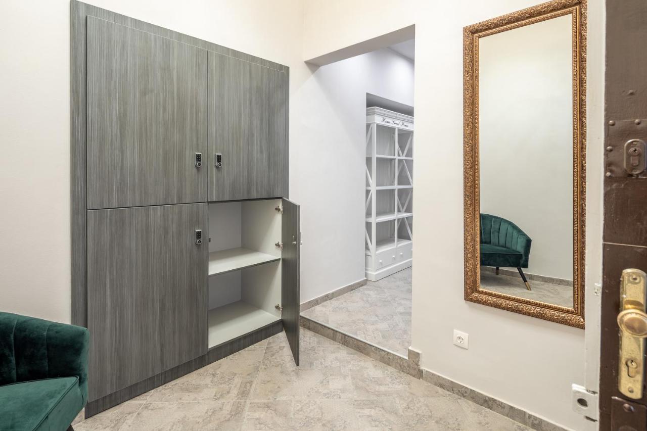 Stunning Apartment In The Hearth Of 부다페스트 외부 사진