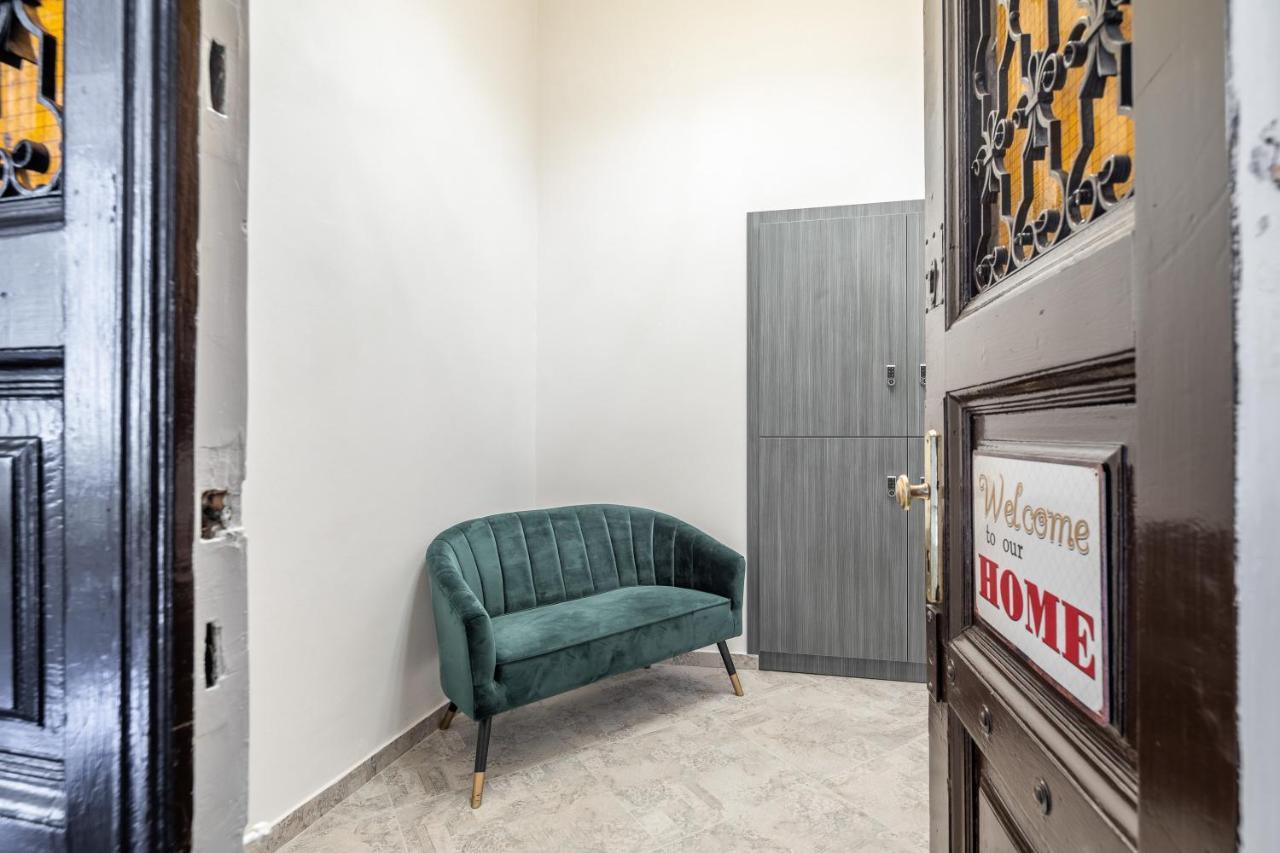 Stunning Apartment In The Hearth Of 부다페스트 외부 사진